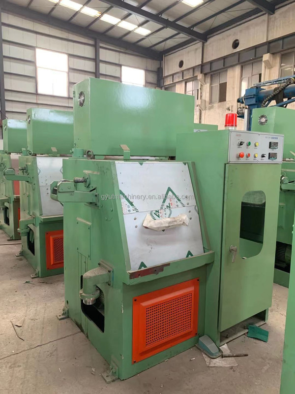 低炭素鋼鉄のワイヤ引く機械 タングメンカービッドコーティングと7.5kwモーター