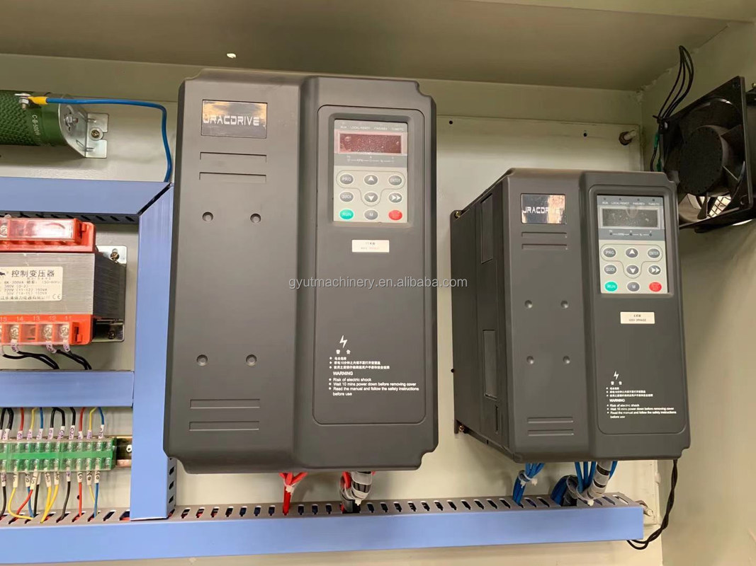 低炭素鋼鉄のワイヤ引く機械 タングメンカービッドコーティングと7.5kwモーター