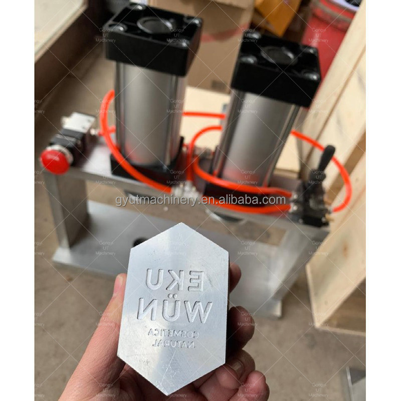 カスタマイズされた様々なサイズ バスボール爆弾 マルチプレス バス爆弾製造機械 ISO