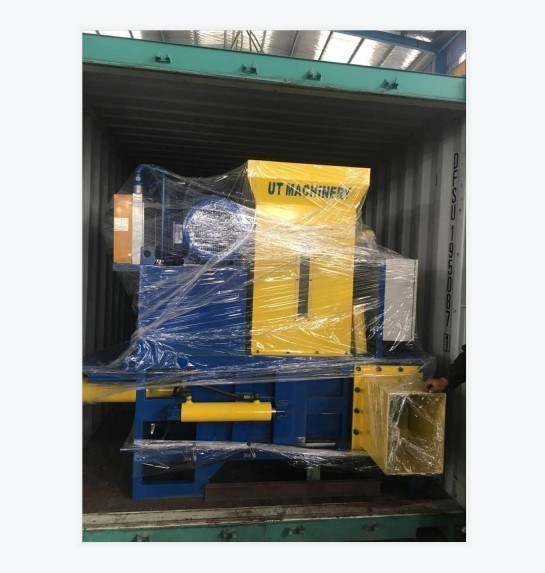 トラクター牽引電動モーター 床物圧縮用 木材の割れ目バレー機