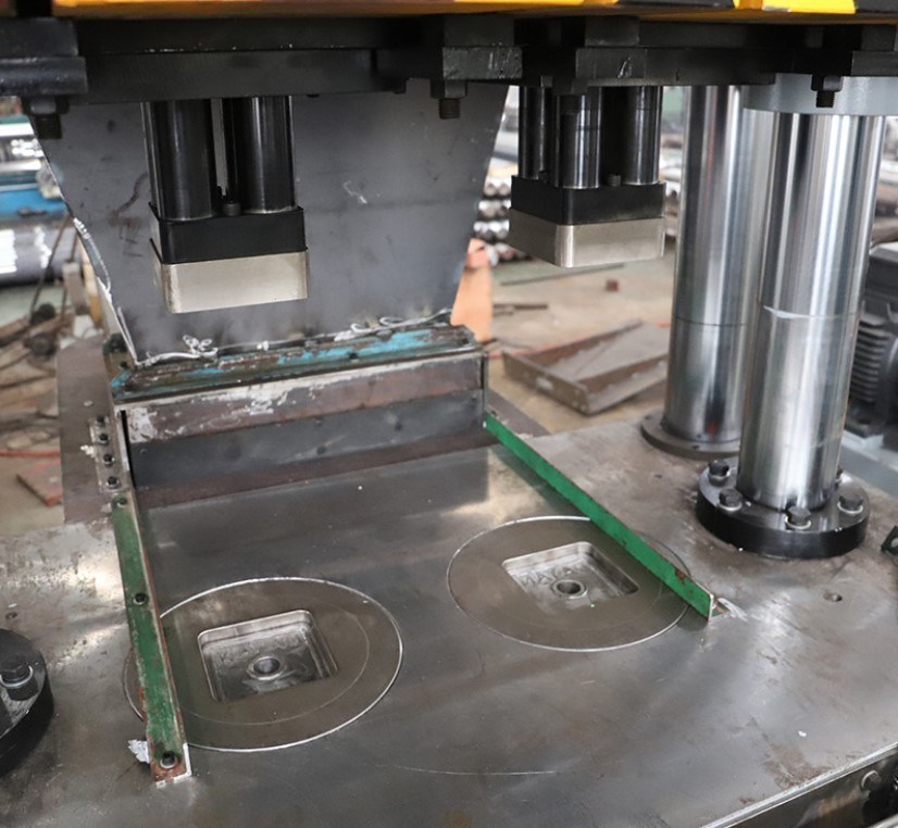 動物用飼料のリックブロックプレス機 5-10kg 塩ブロックの生産のための最良の選択