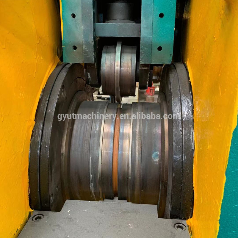 銅アルミと青銅のインプット棒のためのシングルアクションエクストルーションプレスマシン 8-30mm