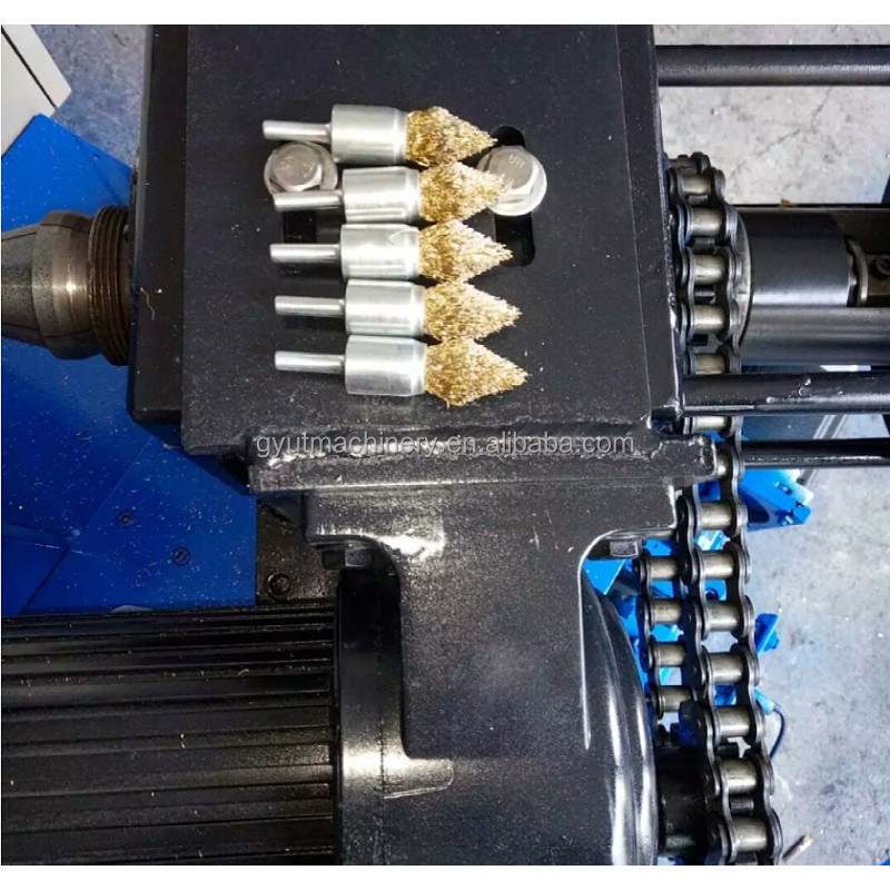 鉄鋼のワイヤの皿ブラシとカップブラシのための450扭曲ワイヤブラシ製造機械