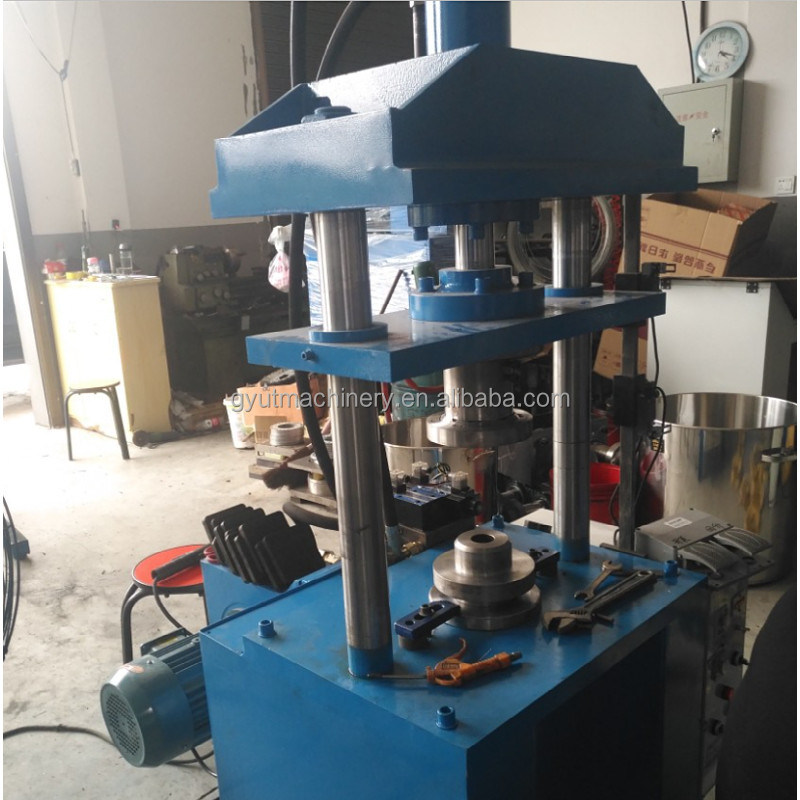 精密なブラシの生産のための工業用不?? 鋼ワイヤブラシ製造機械