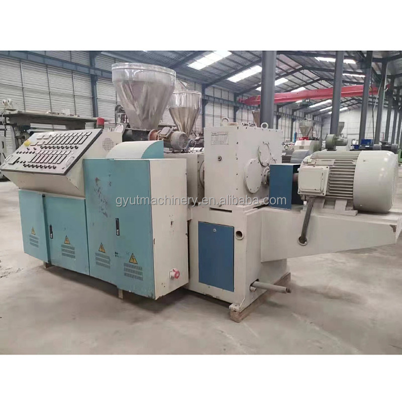 流暢な生産のために二手PVC地下水管製造機械/生産ライン